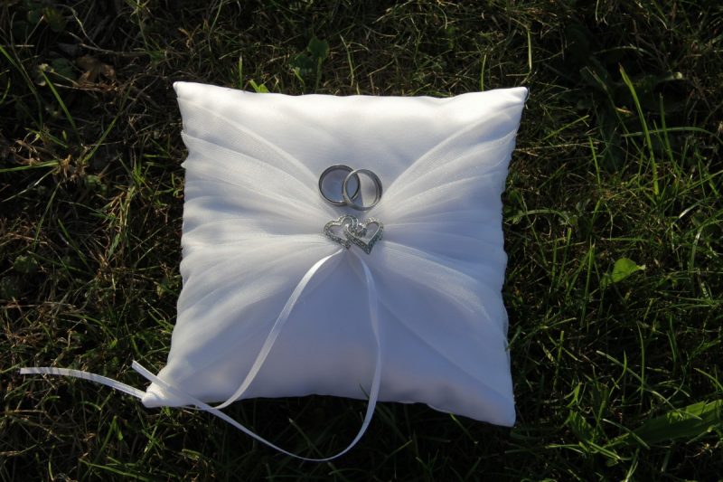 how to make a ring bearer pillow