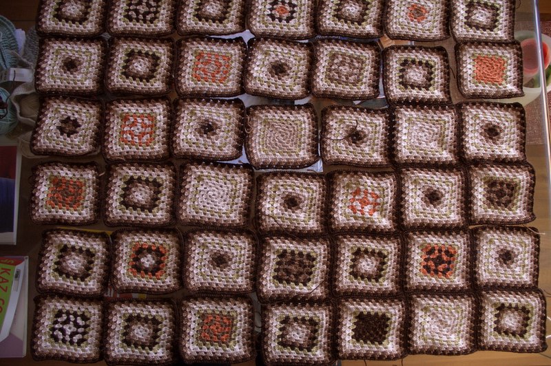 how many granny squares to make a blanket