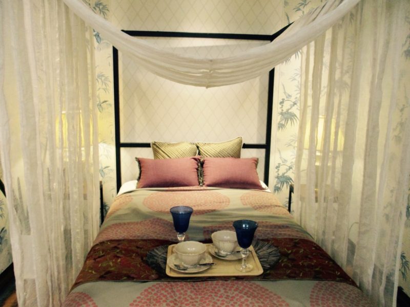 how to make a canopy bed