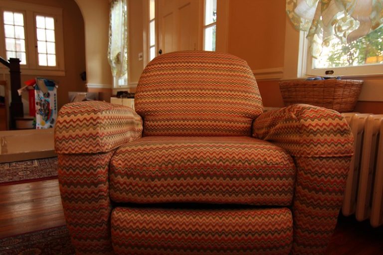 Here Is Why Going For A Recliner For Your Home Is A Good Idea: Understand The Basics & Check The Top Picks