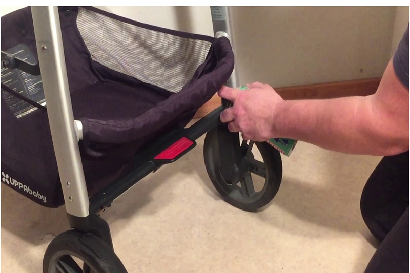 How to Fix a Squeaky Wheel on an Umbrella Stroller