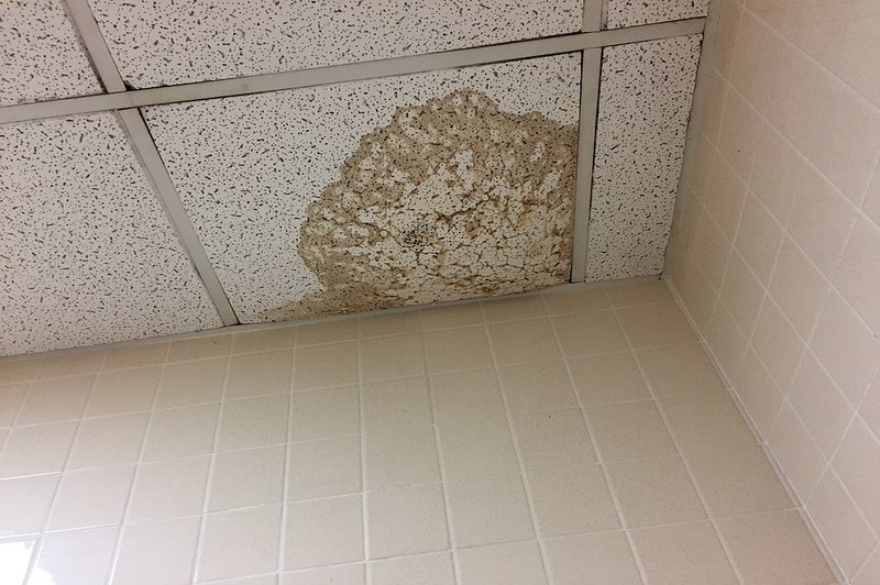 how much to replace water damaged ceiling
