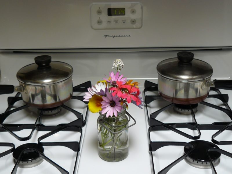 how to clean a gas stove top burner