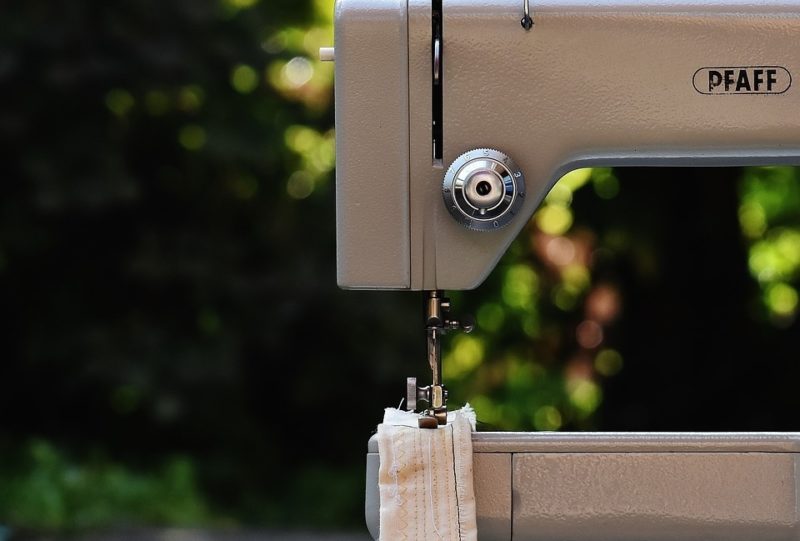 how to thread a pfaff sewing machine