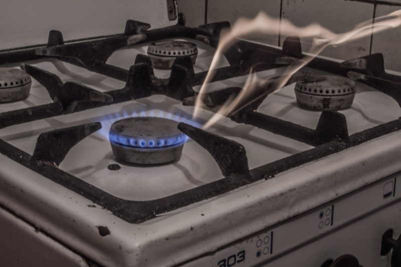 how to unhook a gas stove