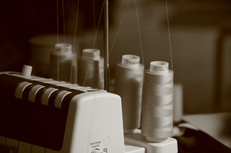 how to use serger sewing machine