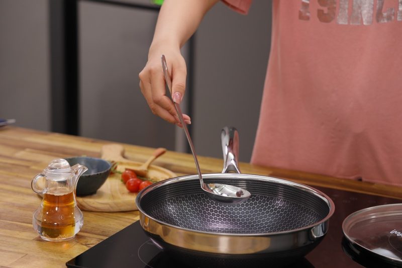 How to clean a stove drip pan