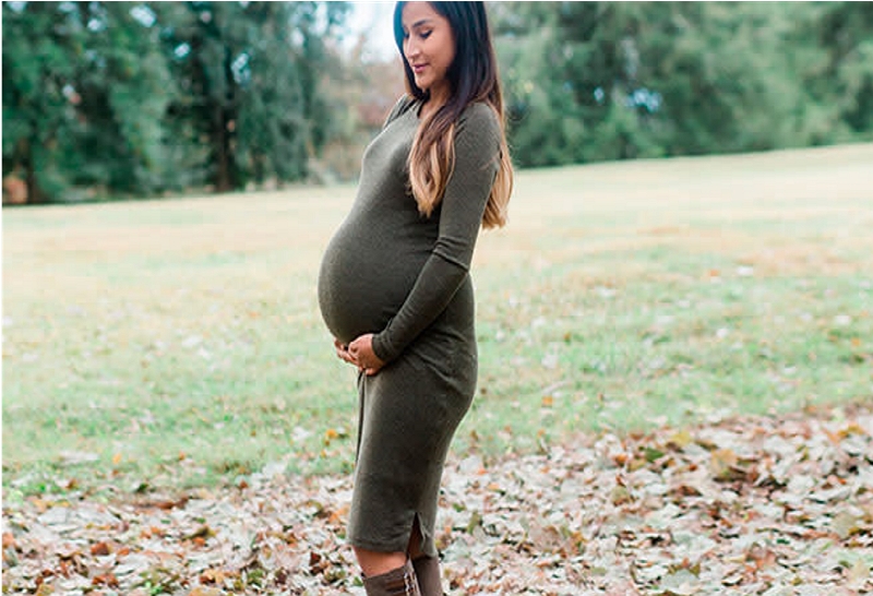 What to wear for fall maternity photos outside