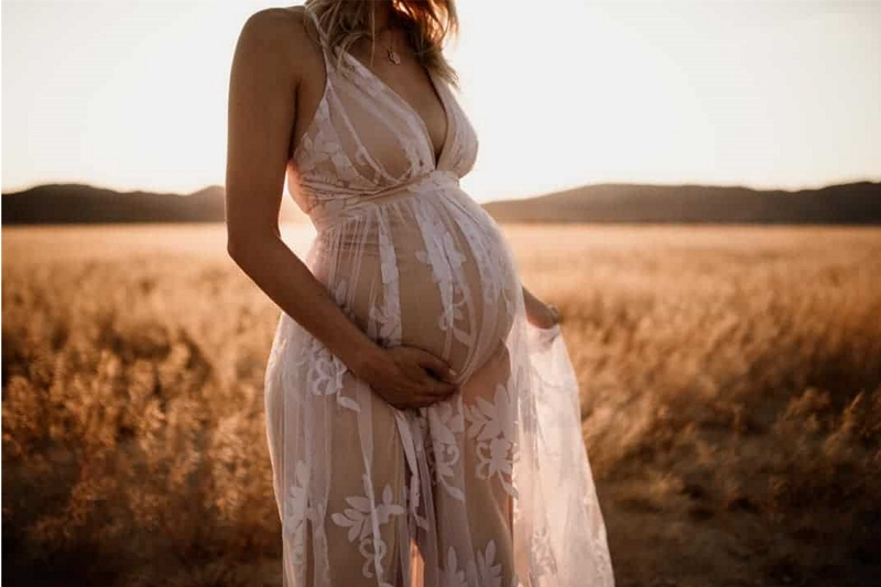When to have maternity photos taken