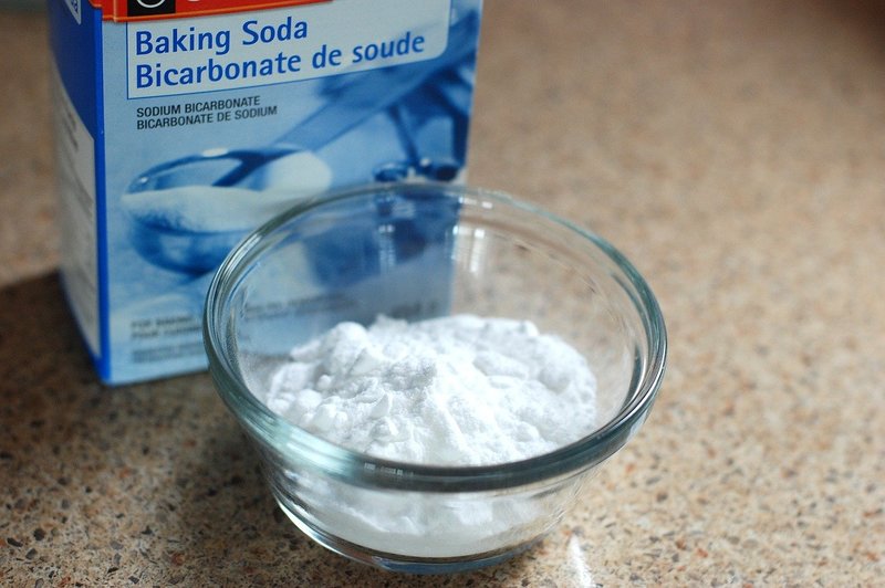 how to remove mold from clothes with baking soda