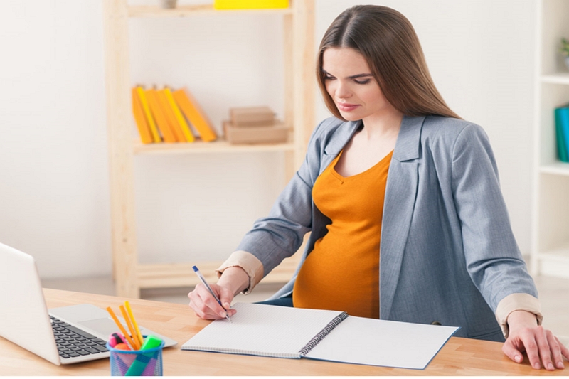how to respond to maternity leave email