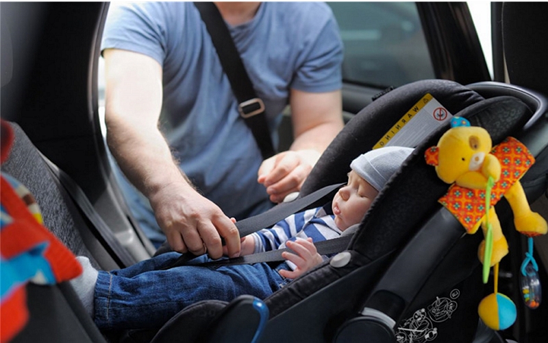 How A Newborn Should Sit In A Car Seat