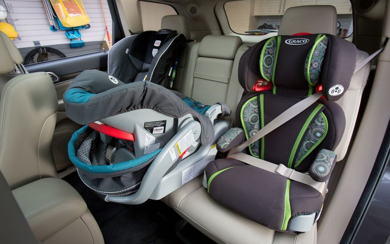 When can a baby go in a forward facing car Seat