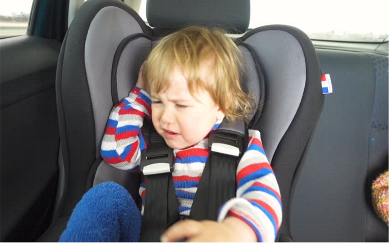 baby crying in car seat what to do