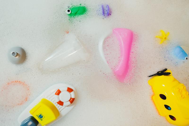 how to clean mold out of bath toys