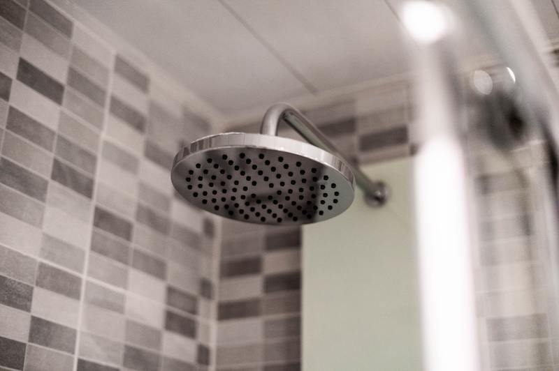 how to get rid of red mold in shower