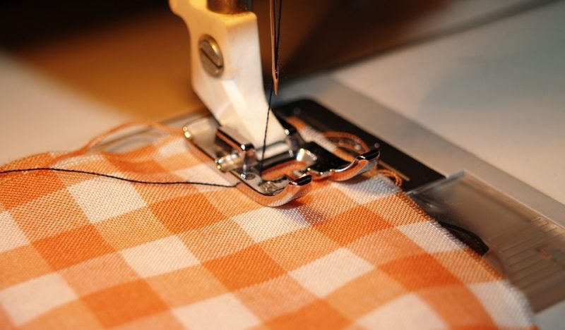 how to use a dressmaker sewing machine
