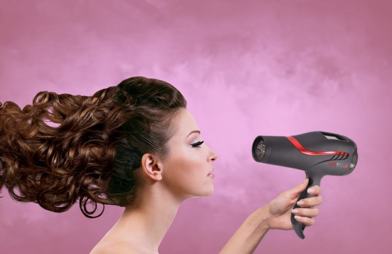 how many watts does a hair dryer used