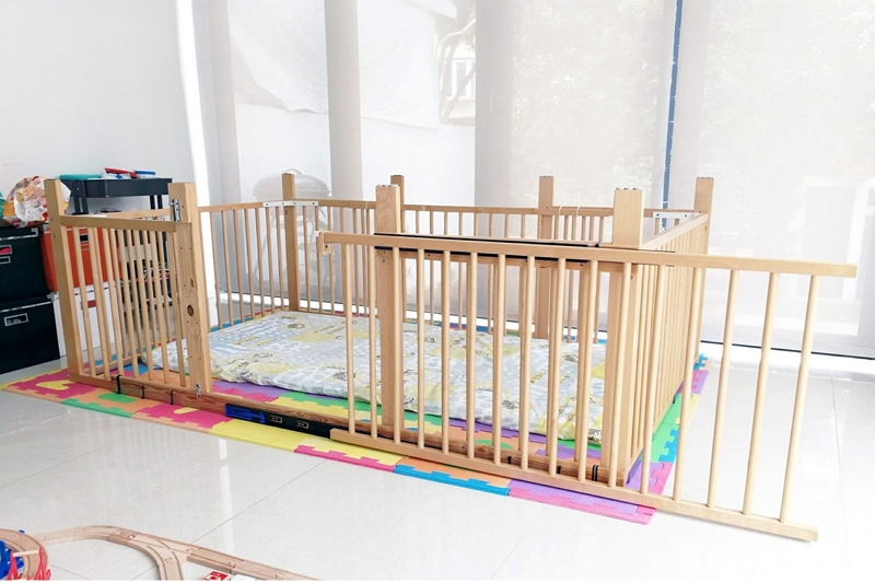 How to make a canopy bed out of a playpen