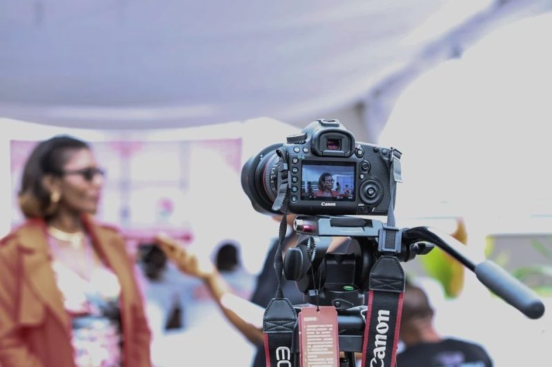 how to become a wedding videographer