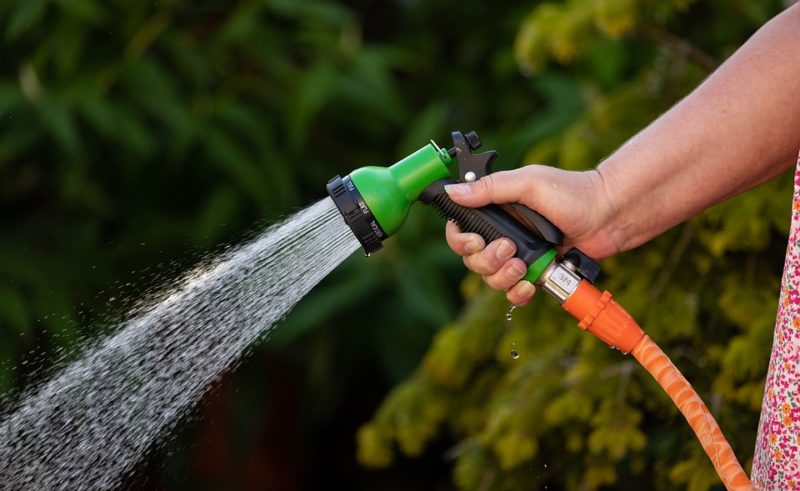 how to connect a pressure washer gun to garden hose