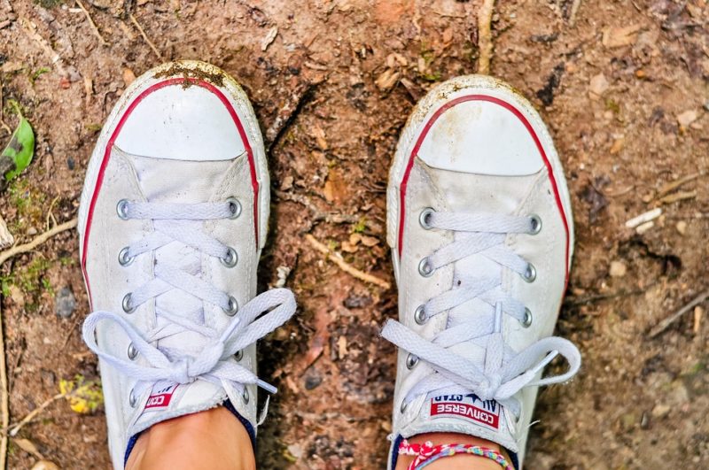 How To Wash White Converse In Washer? 4 Easy Steps! - Krostrade