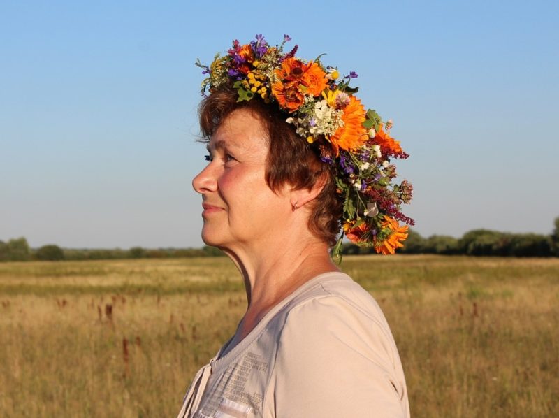what to wear to a pagan wedding