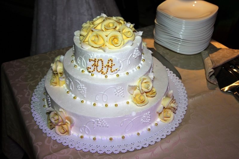 what to write on wedding cake