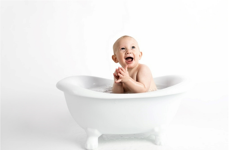 How Can I Bathe My Baby Without a Tub