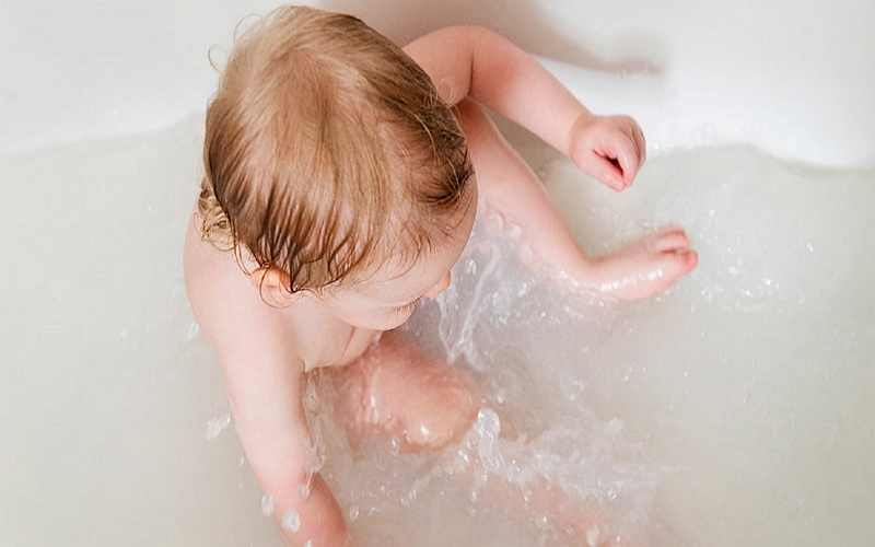 How to clean baby bath toys