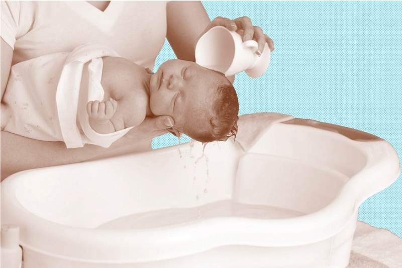How to keep baby warm during bath