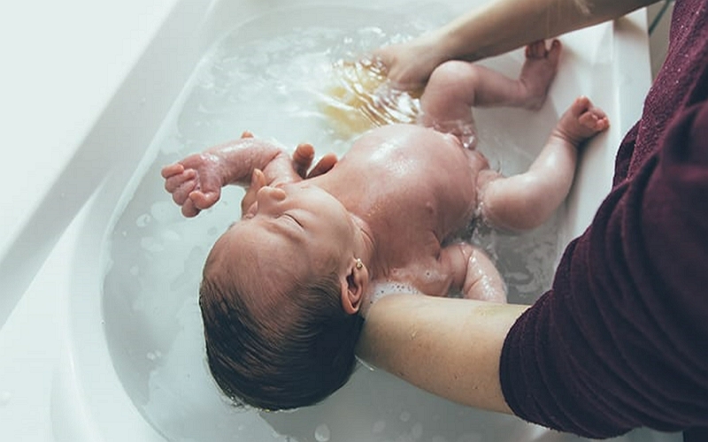 How to organize baby bath time