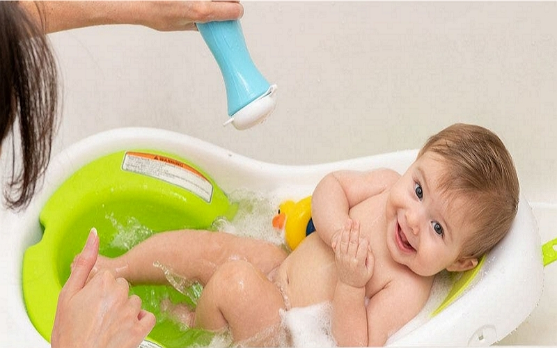 How to wash baby hair in bath