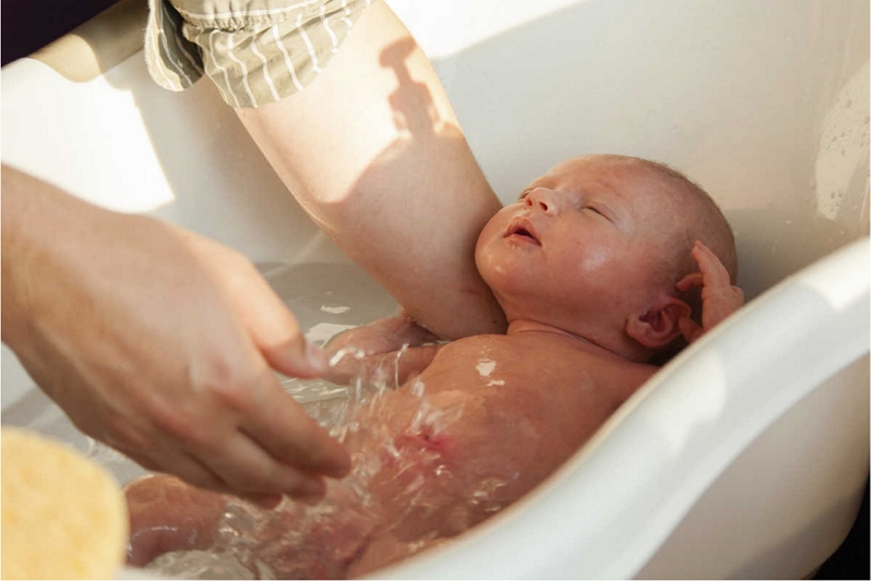 When can you submerge baby in bath