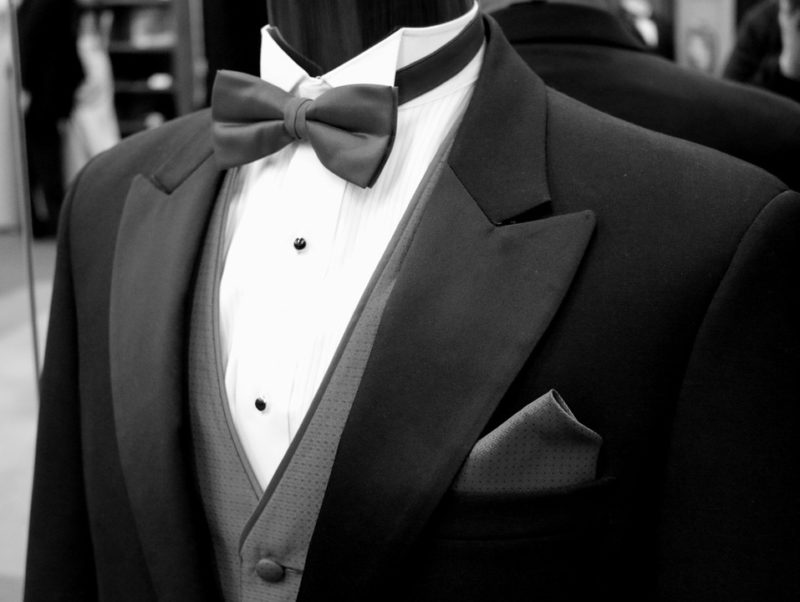 how much does a wedding tuxedo cost