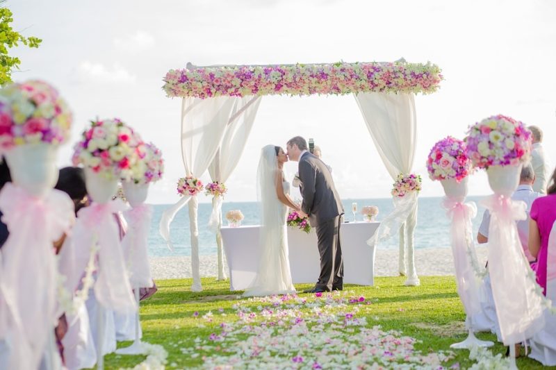 how to plan a beach wedding