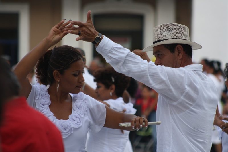 how to plan a destination wedding in mexico