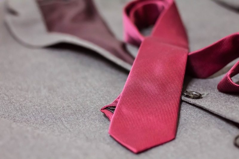 how to tie a tie for a wedding