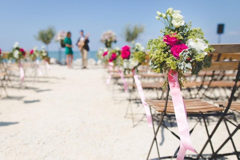 how to decorate wedding aisle