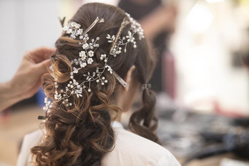 when to get hair done before wedding