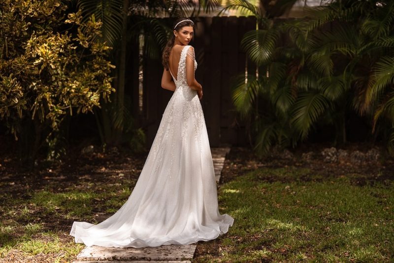how to bustle a ball gown wedding dress