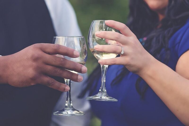 how to have a wedding without friends