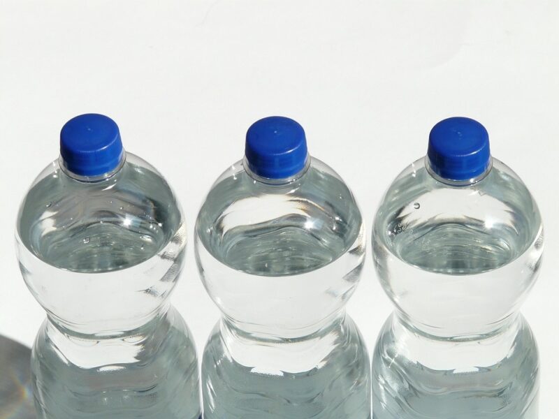 how to decorate water bottles for baby shower