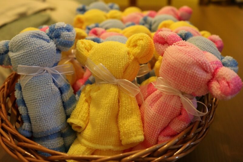 how to put together a baby shower gift basket